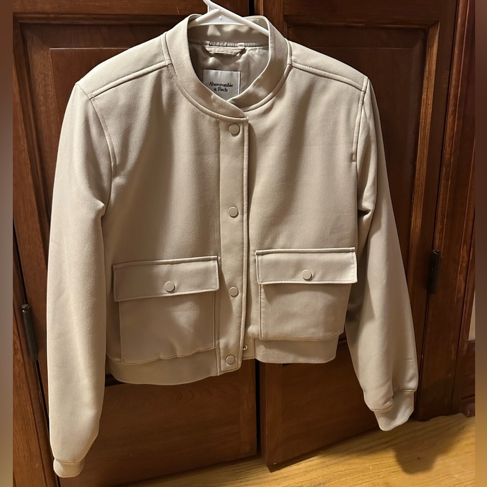 Abercrombie Short Bomber Jacket size small tan - Picture 8 of 9
